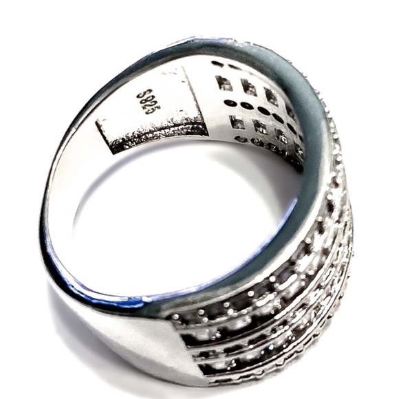 Solid 925 Stamped Silver 8.6ct White Sapphire Ring - Picture 5 of 8